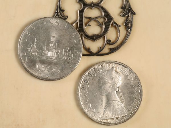 Cinquanta monete da 500  in argento, Caravelle  - Asta Arredi e dipinti da un antico palazzo marchigiano - Associazione Nazionale - Case d'Asta italiane