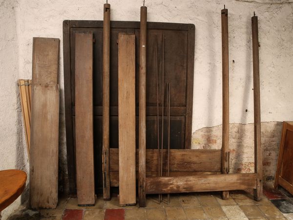 Letto a baldacchino in rovere  - Asta Arredi e dipinti da un antico palazzo marchigiano - Associazione Nazionale - Case d'Asta italiane