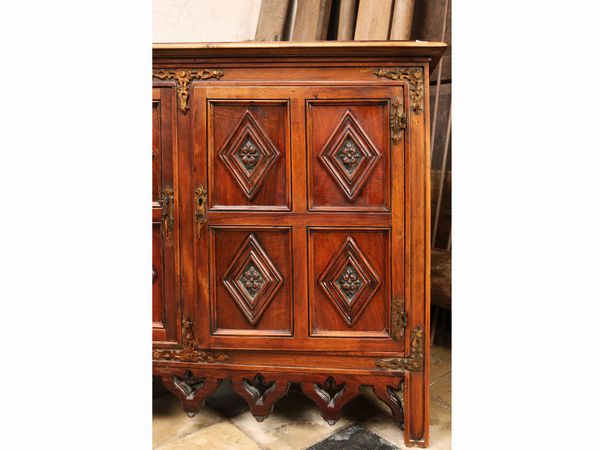 Stipo in noce  - Asta Arredi e dipinti da un antico palazzo marchigiano - Associazione Nazionale - Case d'Asta italiane