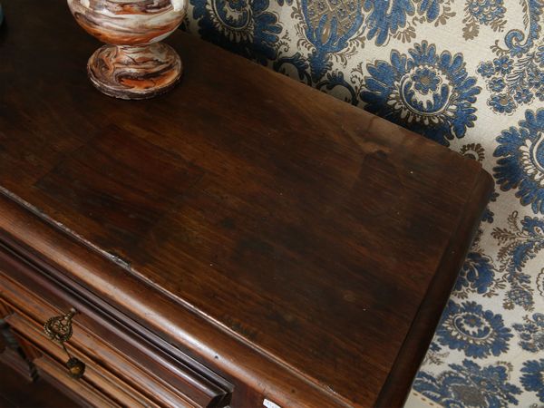 Inginocchiatoio in noce  - Asta Arredi e dipinti da un antico palazzo marchigiano - Associazione Nazionale - Case d'Asta italiane