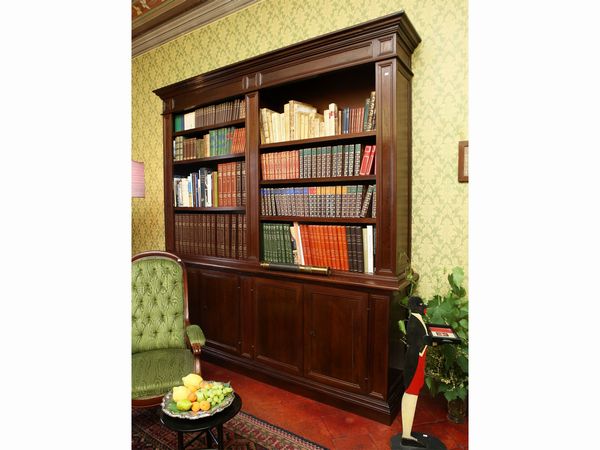 Libreria in noce  - Asta Arredi e dipinti da un antico palazzo marchigiano - Associazione Nazionale - Case d'Asta italiane