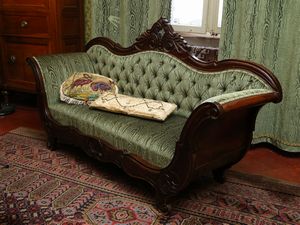 Divanetto a barca  - Asta Arredi e dipinti da un antico palazzo marchigiano - Associazione Nazionale - Case d'Asta italiane