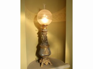 Coppia di grandi lumi a olio in metallo dorato  - Asta Arredi e dipinti da un antico palazzo marchigiano - Associazione Nazionale - Case d'Asta italiane