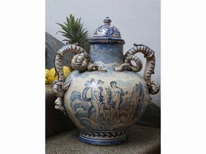 Grande vaso in terracotta smaltata  - Asta Arredi e dipinti da un antico palazzo marchigiano - Associazione Nazionale - Case d'Asta italiane