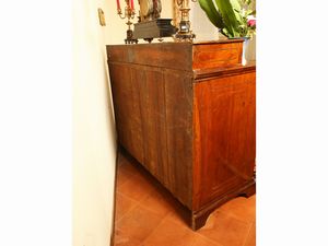 Cassettone con alzata in noce  - Asta Arredi e dipinti da un antico palazzo marchigiano - Associazione Nazionale - Case d'Asta italiane