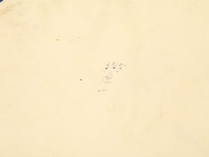 Due piatti in terracotta invetriata, Fanciullacci e La Fratteggiana  - Asta Arredi e dipinti da un antico palazzo marchigiano - Associazione Nazionale - Case d'Asta italiane