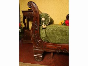 Letto singolo a barca in mogano  - Asta Arredi e dipinti da un antico palazzo marchigiano - Associazione Nazionale - Case d'Asta italiane