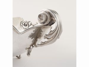 Centrotavola a navicella in argento  - Asta Arredi e dipinti da un antico palazzo marchigiano - Associazione Nazionale - Case d'Asta italiane