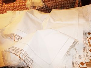 Lotto di biancheria per letto matrimoniale  - Asta Arredi e dipinti da un antico palazzo marchigiano - Associazione Nazionale - Case d'Asta italiane