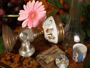 Lotto di curiosit� d'epoca  - Asta Arredi e dipinti da un antico palazzo marchigiano - Associazione Nazionale - Case d'Asta italiane