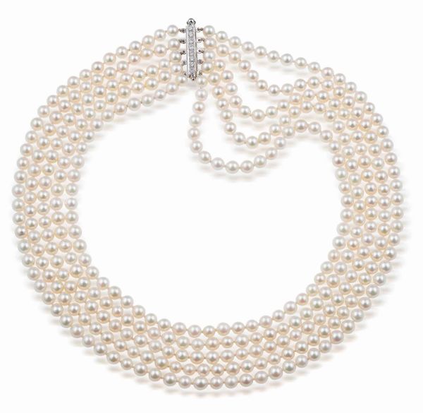Collana composta da cinque fili di perle coltivate  - Asta Gioielli - Associazione Nazionale - Case d'Asta italiane