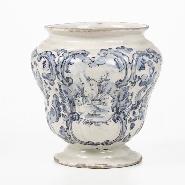 Vaso <BR>Napoli, inizio del XX secolo  - Asta Maioliche, Porcellane e Vetri - Associazione Nazionale - Case d'Asta italiane