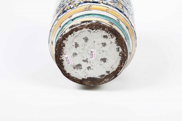 Albarello<BR>Sicilia, Caltagirone, XX secolo (?)  - Asta Maioliche, Porcellane e Vetri - Associazione Nazionale - Case d'Asta italiane