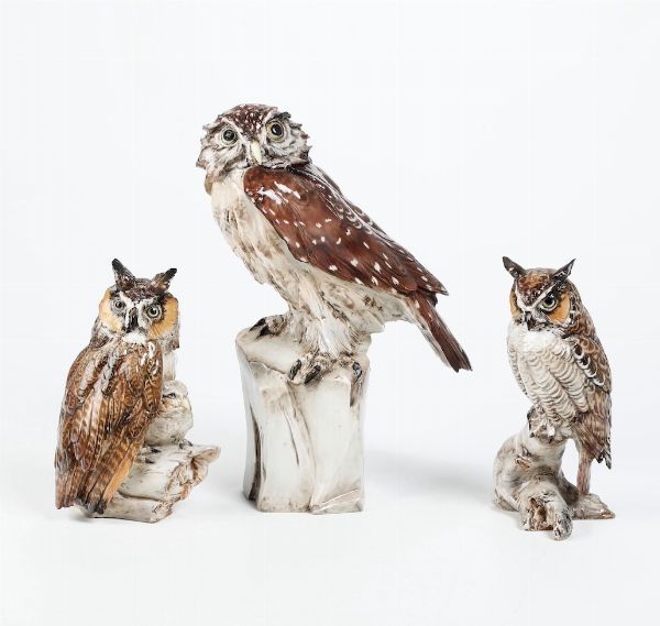 Tre figurine di gufo<BR>Monza, Manifattura Tay, seconda met del XX secolo  - Asta Maioliche, Porcellane e Vetri - Associazione Nazionale - Case d'Asta italiane