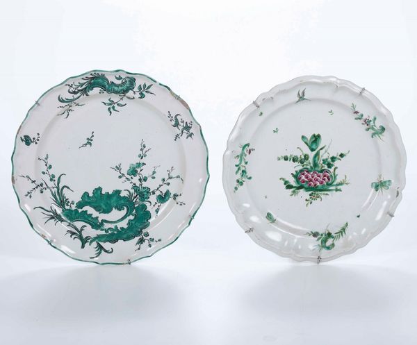 Due piatti  <BR>Italia del nord, XVIII-XX secolo  - Asta Maioliche, Porcellane e Vetri - Associazione Nazionale - Case d'Asta italiane