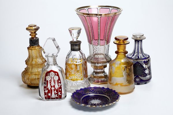 Cinque bottiglie<BR>Boemia, XIX e XX secolo<BR><BR><BR>  - Asta Maioliche, Porcellane e Vetri - Associazione Nazionale - Case d'Asta italiane