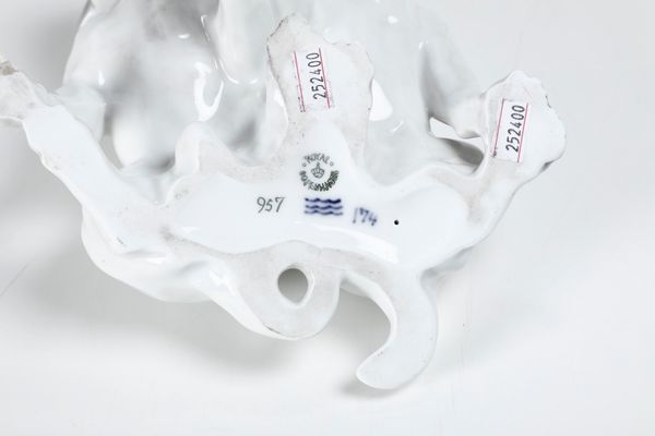 Coppia di bulldog francesi<BR>Danimarca, Manifattura Royal Copenhagen, inizio del XX secolo  - Asta Maioliche, Porcellane e Vetri - Associazione Nazionale - Case d'Asta italiane