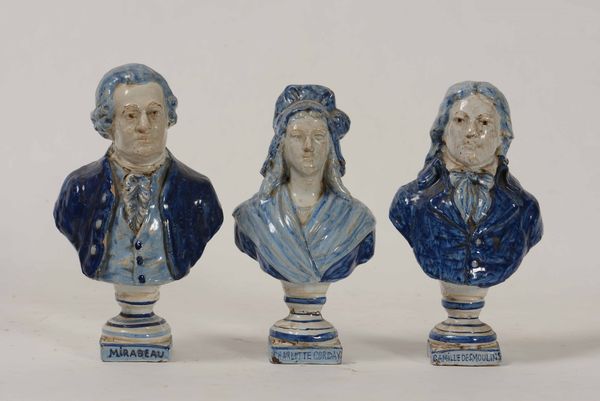 Tre busti raffiguranti Mirabeau, Charlotte Corday e Camille Desmoulins <BR>Francia, XIX secolo  - Asta Maioliche, Porcellane e Vetri - Associazione Nazionale - Case d'Asta italiane