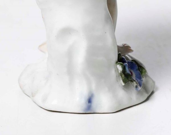 Figurina di putto acquaiolo<BR>Meissen, 1750 circa  - Asta Maioliche, Porcellane e Vetri - Associazione Nazionale - Case d'Asta italiane