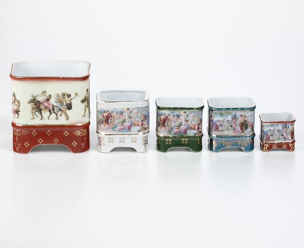 Cinque Vasetti<BR>Germania, Manifattura di Altwasser (Slesia), 1900 circa  - Asta Maioliche, Porcellane e Vetri - Associazione Nazionale - Case d'Asta italiane