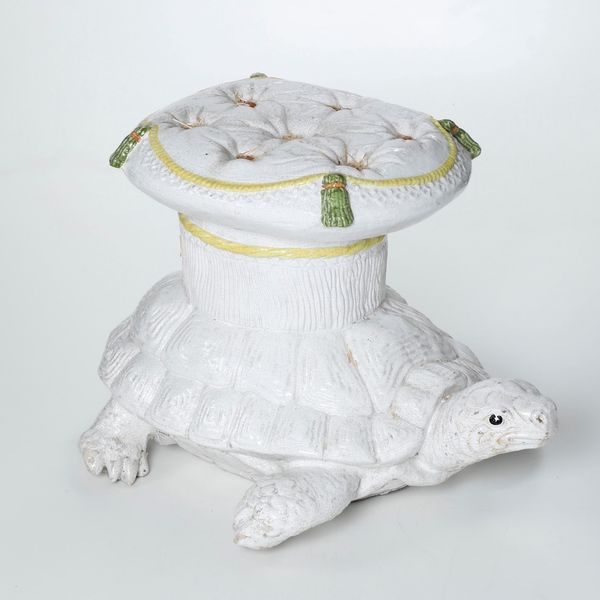 Sedile da giardino a forma di tartaruga<BR>Italia, terzo quarto del XX secolo  - Asta Maioliche, Porcellane e Vetri - Associazione Nazionale - Case d'Asta italiane