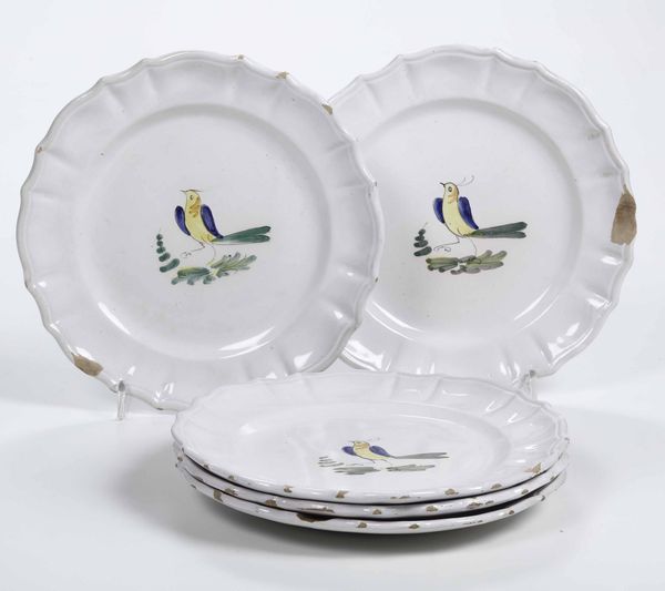 Quindici piatti decorati con uccellino<BR>Italia del nord, XX secolo  - Asta Maioliche, Porcellane e Vetri - Associazione Nazionale - Case d'Asta italiane