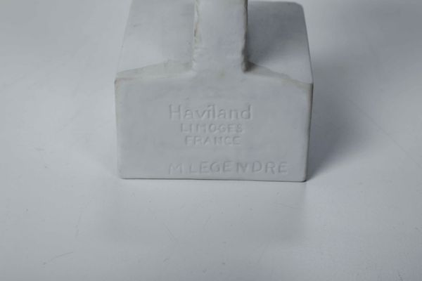 Scultura con testa di capra<BR>Francia, Limoges, Manifattura Haviland, 1964 circa <BR>Scultore: Maurice Legendre (1875-1964)  - Asta Maioliche, Porcellane e Vetri - Associazione Nazionale - Case d'Asta italiane