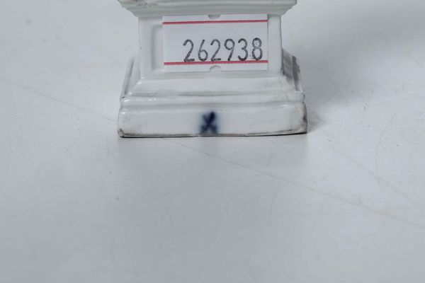 Figurina<BR>Meissen, 1740 circa  - Asta Maioliche, Porcellane e Vetri - Associazione Nazionale - Case d'Asta italiane