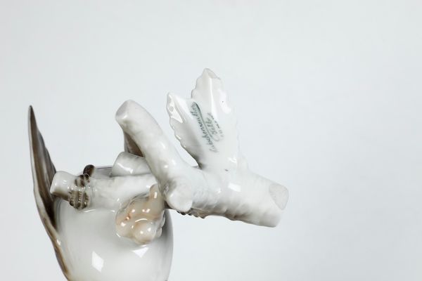 Figurina di uccellino<BR>Germania, Selb, Manifattura di Hutschenreuther, XX secolo  - Asta Maioliche, Porcellane e Vetri - Associazione Nazionale - Case d'Asta italiane