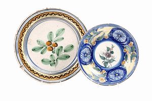 Grande piatto<BR>Campania, Vietri, XIX secolo  - Asta Maioliche, Porcellane e Vetri - Associazione Nazionale - Case d'Asta italiane
