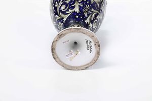 Anfora<BR>Pesaro, Manifattura Molaroni, met del XX secolo circa  - Asta Maioliche, Porcellane e Vetri - Associazione Nazionale - Case d'Asta italiane