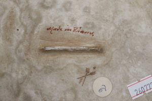 Diversi oggetti tra cui scatole e figurine in porcellana  - Asta Maioliche, Porcellane e Vetri - Associazione Nazionale - Case d'Asta italiane