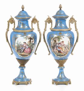 Coppia di vasi<BR>Francia, XX secolo  - Asta Maioliche, Porcellane e Vetri - Associazione Nazionale - Case d'Asta italiane