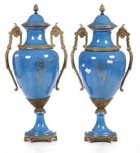Coppia di vasi<BR>Francia, XX secolo  - Asta Maioliche, Porcellane e Vetri - Associazione Nazionale - Case d'Asta italiane