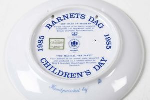 Ventisei piatti celebrativi<BR>XX secolo  - Asta Maioliche, Porcellane e Vetri - Associazione Nazionale - Case d'Asta italiane