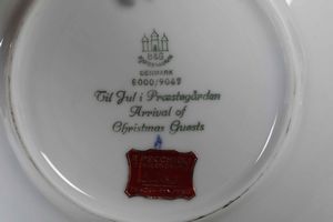 Ventisei piatti celebrativi<BR>XX secolo  - Asta Maioliche, Porcellane e Vetri - Associazione Nazionale - Case d'Asta italiane