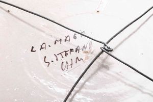 Cinque grandi piatti<BR>Vietri sul Mare (Salerno) e Sicilia, fine del XIX secolo, inizio del XX secolo  - Asta Maioliche, Porcellane e Vetri - Associazione Nazionale - Case d'Asta italiane