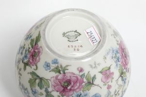 Coppia di vasetti con coperchio<BR>Germania, Manifattura di Potschappel, inizio del XX secolo  - Asta Maioliche, Porcellane e Vetri - Associazione Nazionale - Case d'Asta italiane