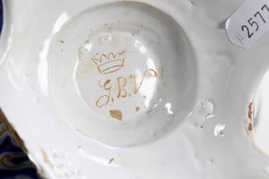 Vaso con coperchio<BR>Nove, Manifattura Viero, fine del XIX secolo  - Asta Maioliche, Porcellane e Vetri - Associazione Nazionale - Case d'Asta italiane