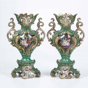 Coppia di vasi<BR>Probabilmente Parigi, met del XIX secolo  - Asta Maioliche, Porcellane e Vetri - Associazione Nazionale - Case d'Asta italiane