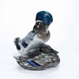 Gruppo con anatre<BR>Germania, Manifattura Rosenthal, 1941<BR>Modello di Willy Zgel (Mnchen 1876 - Wolkenhof/Murrhardt 1950), 1912 circa  - Asta Maioliche, Porcellane e Vetri - Associazione Nazionale - Case d'Asta italiane