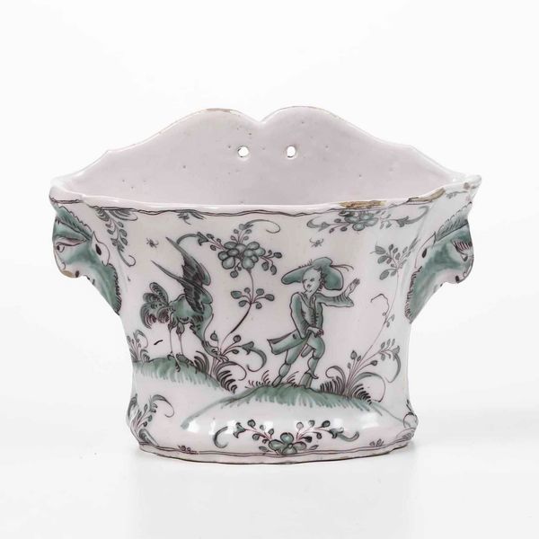 Fioriera da parete<BR>Francia, probabilmente Manifattura di Moustier, terzo quarto del XVIII secolo<BR>  - Asta Bacili da barbiere, bacinelle e fioriere in maiolica francese da collezione - Associazione Nazionale - Case d'Asta italiane