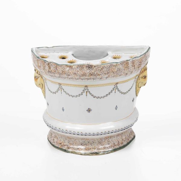 Fioriera da parete<BR>Francia, Provenza, Manifattura di Allemagne, 1780 circa  - Asta Bacili da barbiere, bacinelle e fioriere in maiolica francese da collezione - Associazione Nazionale - Case d'Asta italiane