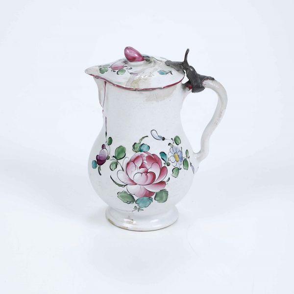 Lattiera con coperchio<BR>Francia dell'est, seconda met del XVIII secolo  - Asta Bacili da barbiere, bacinelle e fioriere in maiolica francese da collezione - Associazione Nazionale - Case d'Asta italiane