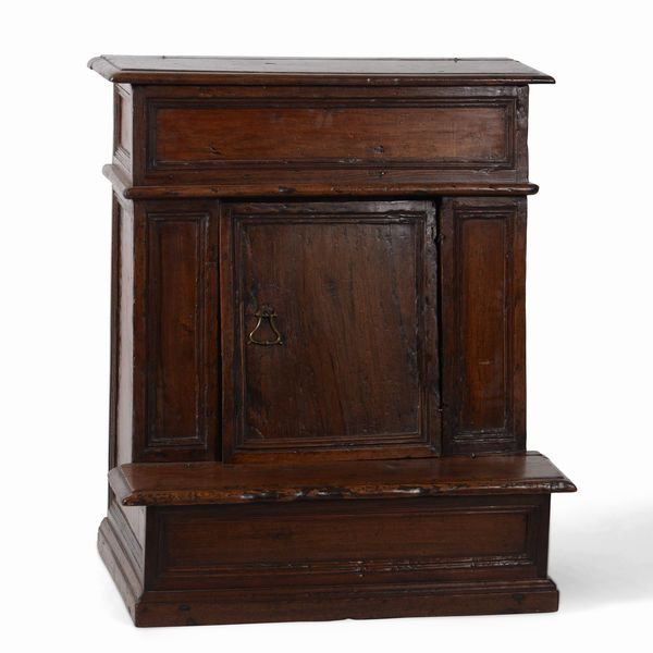 Inginocchiatoio in noce, XVIII secolo  - Asta Antiquariato Settembre - Associazione Nazionale - Case d'Asta italiane