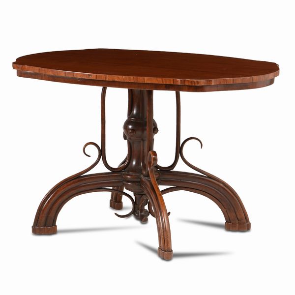 Tavolo tipo thonet in faggio curvato  - Asta Antiquariato Settembre - Associazione Nazionale - Case d'Asta italiane