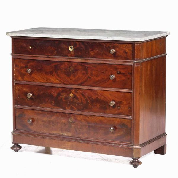 Com� a quattro cassetti lastronato. XIX secolo  - Asta Antiquariato Settembre - Associazione Nazionale - Case d'Asta italiane