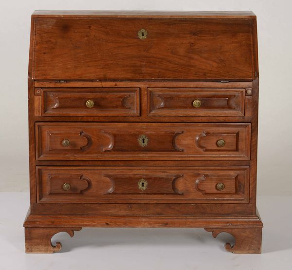 Ribalta a due cassetti pannellati, XX secolo  - Asta Antiquariato Settembre - Associazione Nazionale - Case d'Asta italiane