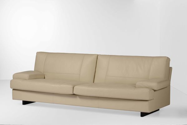 Divano con struttura in legno e rivestimenti in pelle.  - Asta Antiquariato Settembre - Associazione Nazionale - Case d'Asta italiane