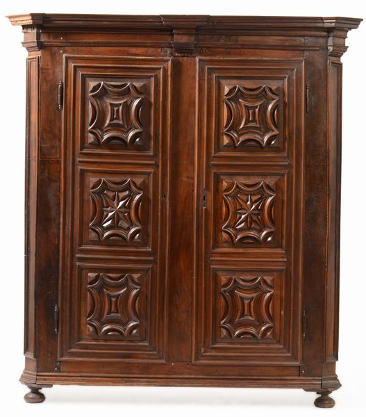 Armadio in noce, XVIII secolo  - Asta Antiquariato Settembre - Associazione Nazionale - Case d'Asta italiane